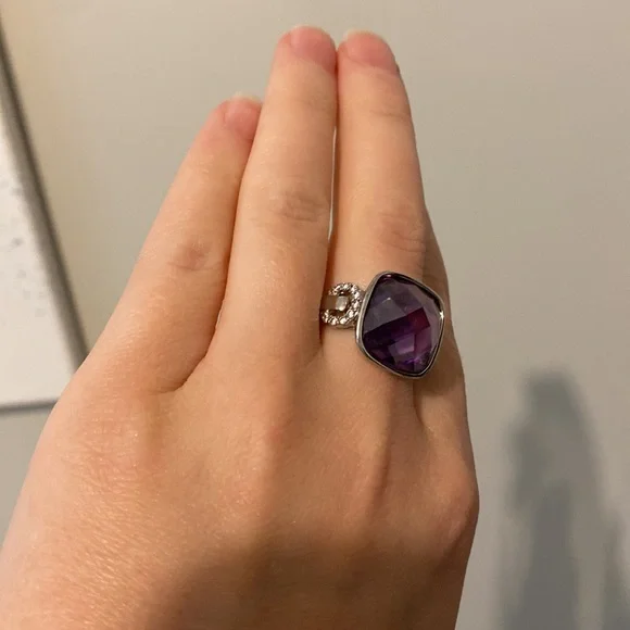 Ring - Picture 3 of 4